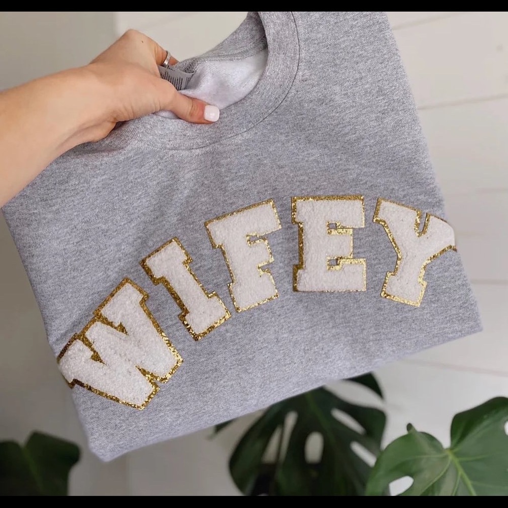 MAMA, WIFE shirts/sweatshirts